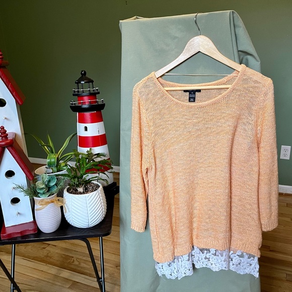 Style & Co XL sweater with lace embellishments at the bottom - Picture 5 of 7